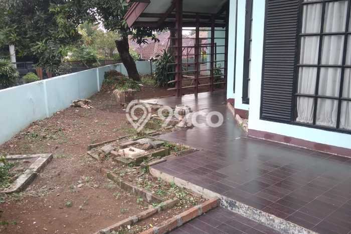 Rumah Mewah LB 250m2 Siap Pakai Desain Elegan di Pangkalan Jati, Depok Rumah Mewah LB 250m2 Siap Pakai Desain Elegan di Pangkalan Jati, Depok