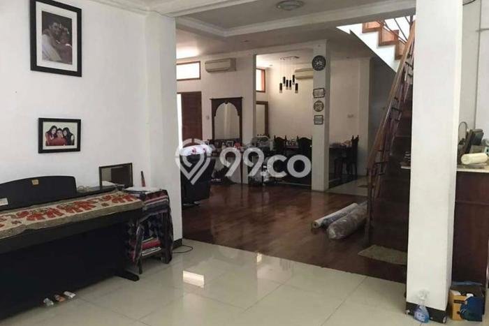 Hunian Elit LB 500m2 Siap Pakai Desain Elegan di Bintaro, Jakarta Selatan Hunian Elit LB 500m2 Siap Pakai Desain Elegan di Bintaro, Jakarta Selatan