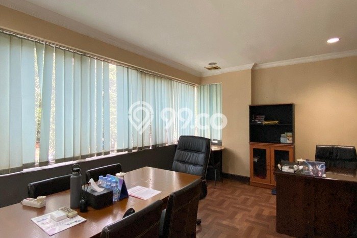 Unit Ruko Dijual di Jakarta Selatan LT 110m2 & LB 300m2 Unit Ruko Dijual di Jakarta Selatan LT 110m2 & LB 300m2