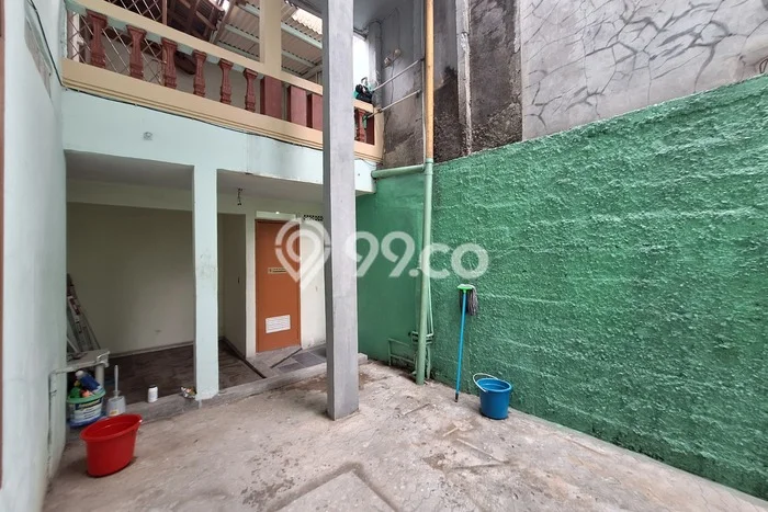 Rumah Luas Asri 5 KT Siap Pakai di Bintaro Tangerang Selatan Rumah Luas Asri 5 KT Siap Pakai di Bintaro Tangerang Selatan