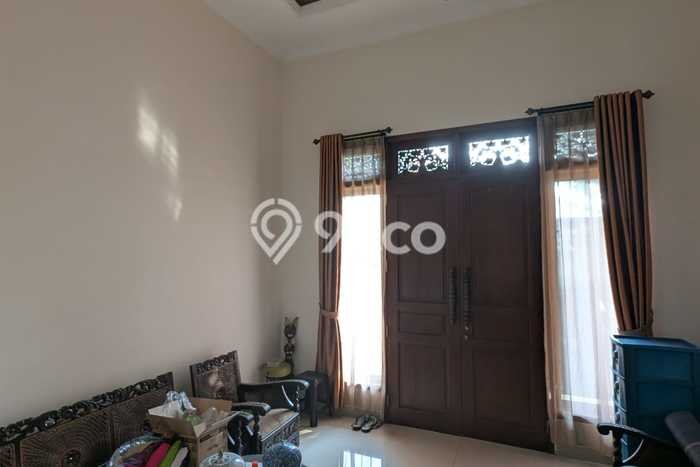 Ready to Use! Premium House LT 897m2 Desain Elegan di Pesanggrahan Ready to Use! Premium House LT 897m2 Desain Elegan di Pesanggrahan
