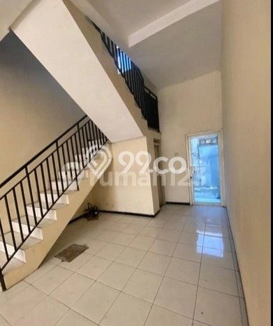 INVESTASI POTENSIAL! Ruko di Waru, Luas 120m2m², Kawasan Komersial INVESTASI POTENSIAL! Ruko di Waru, Luas 120m2m², Kawasan Komersial