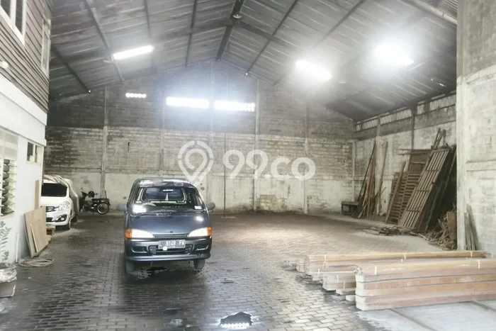 Area Ramai! Gudang Dijual di Gubeng untuk Bisnis Luas Bangunan 280m2 Area Ramai! Gudang Dijual di Gubeng untuk Bisnis Luas Bangunan 280m2