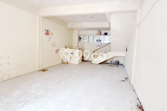 Ruko Disewa di Gayungan, Surabaya, LT 85m2 / LB 100m2 Ruko Disewa di Gayungan, Surabaya, LT 85m2 / LB 100m2
