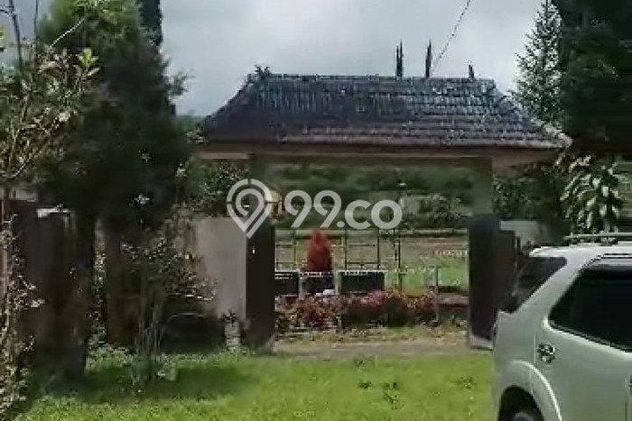 PROPERTI UNGGULAN! Rumah Strategis di Bumiaji, LT 528m2m² LB 190m2m² PROPERTI UNGGULAN! Rumah Strategis di Bumiaji, LT 528m2m² LB 190m2m²