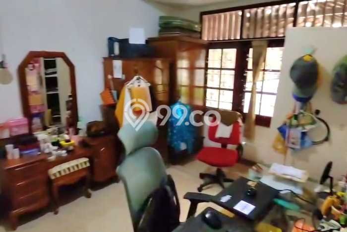 Dijual Cepat Rumah Bagus Siap Huni LB 200m2 di Tenggilis Mejoyo, Surabaya Dijual Cepat Rumah Bagus Siap Huni LB 200m2 di Tenggilis Mejoyo, Surabaya