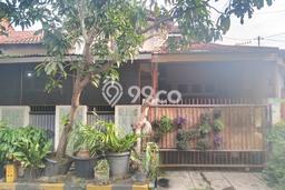 For Sale Rumah 4 Kamar Lokasi Ideal Bagus dan Strategis di Rungkut For Sale Rumah 4 Kamar Lokasi Ideal Bagus dan Strategis di Rungkut