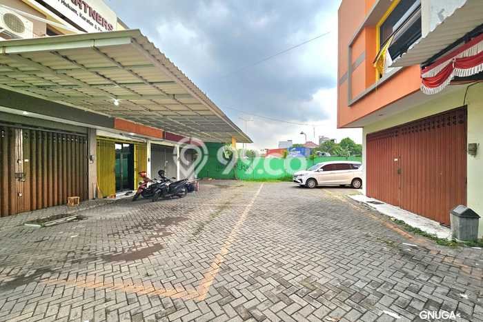 Unit Ruko Strategis di Jambangan, Surabaya Potensi Bisnis Besar Unit Ruko Strategis di Jambangan, Surabaya Potensi Bisnis Besar