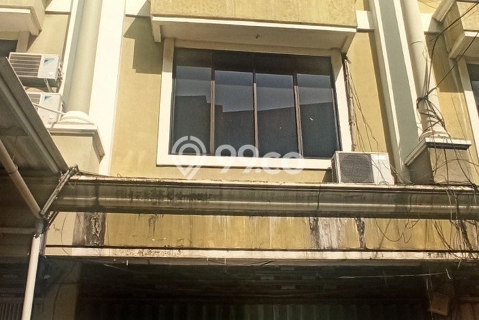 Lokasi Strategis! Dijual Ruko Bisnis di Waru, Sidoarjo Kondisi Bagus Lokasi Strategis! Dijual Ruko Bisnis di Waru, Sidoarjo Kondisi Bagus