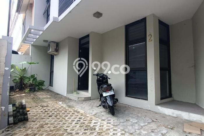 Rumah Bagus Siap Pakai Di Tebet Luas 150m2 Lokasi Strategis Rumah Bagus Siap Pakai Di Tebet Luas 150m2 Lokasi Strategis