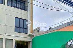 Ruko Komersial Disewakan di Tebet Jakarta Selatan Luas 200m2 Ruko Komersial Disewakan di Tebet Jakarta Selatan Luas 200m2