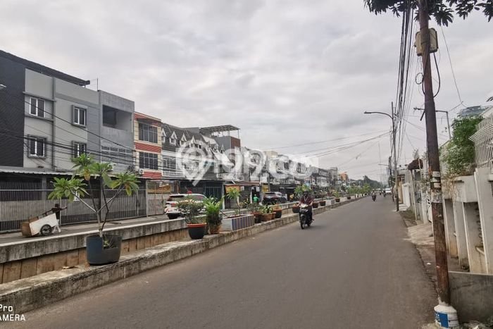 Paling Diincar! Ruko Dijual di Taman Ratu Harga Kompetitif Paling Diincar! Ruko Dijual di Taman Ratu Harga Kompetitif