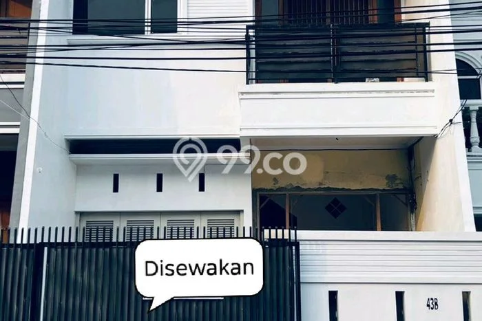 Rumah Disewakan Jakarta Barat LT 112m2 LB 200m2 Area Tomang Rumah Disewakan Jakarta Barat LT 112m2 LB 200m2 Area Tomang