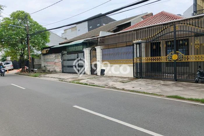Jarang Ada! Rumah Sewa 5 Kamar Bagus Siap Huni Tanjung Duren Jarang Ada! Rumah Sewa 5 Kamar Bagus Siap Huni Tanjung Duren