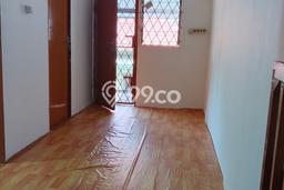Disewakan! Rumah 3 Kamar Tidur &
2 Kamar Mandi di Tanjung Duren, Jakarta Barat Disewakan! Rumah 3 Kamar Tidur &
2 Kamar Mandi di Tanjung Duren, Jakarta Barat