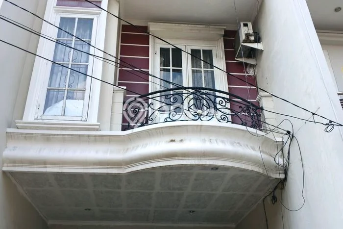 Sewa Rumah Murah di Grogol Jakarta Barat dengan 4 Kamar Tidur Sewa Rumah Murah di Grogol Jakarta Barat dengan 4 Kamar Tidur