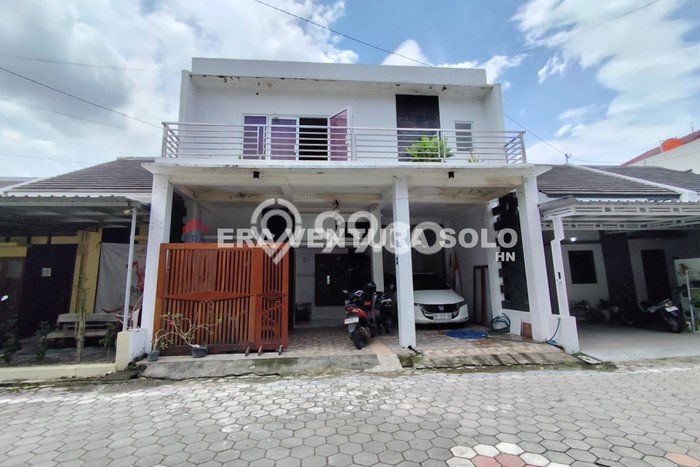 Rumah Strategis Modern Lb 250m2 di Kartasura, Sukoharjo Rumah Strategis Modern Lb 250m2 di Kartasura, Sukoharjo