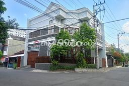 Hot Offer Hunian Mewah Ideal dan Luas di Laweyan, Solo Hot Offer Hunian Mewah Ideal dan Luas di Laweyan, Solo