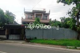 Hunian Mewah Siap Huni LT 350m2 di Banjarsari, Solo Hunian Mewah Siap Huni LT 350m2 di Banjarsari, Solo