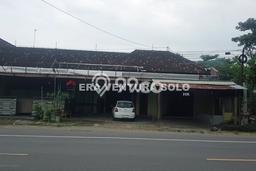 KESEMPATAN TERBAIK! Rumah Asri area Ngrampal, LT 430m2m² LB 350m2m² KESEMPATAN TERBAIK! Rumah Asri area Ngrampal, LT 430m2m² LB 350m2m²