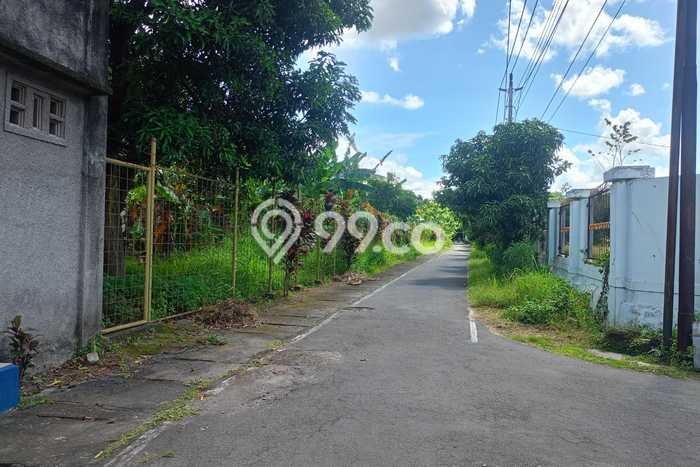 Jarang Ada! Tanah di Laweyan Punya Luas 2870m2 SHM Jarang Ada! Tanah di Laweyan Punya Luas 2870m2 SHM