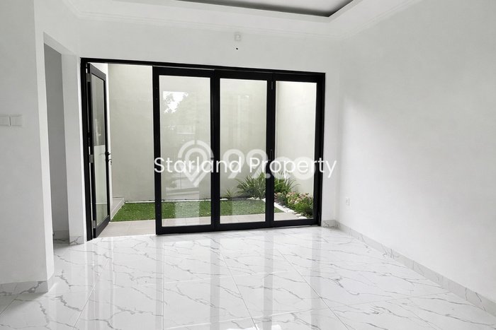 Rumah Luas Asri 3 KT Siap Pakai di Serua Tangerang Rumah Luas Asri 3 KT Siap Pakai di Serua Tangerang