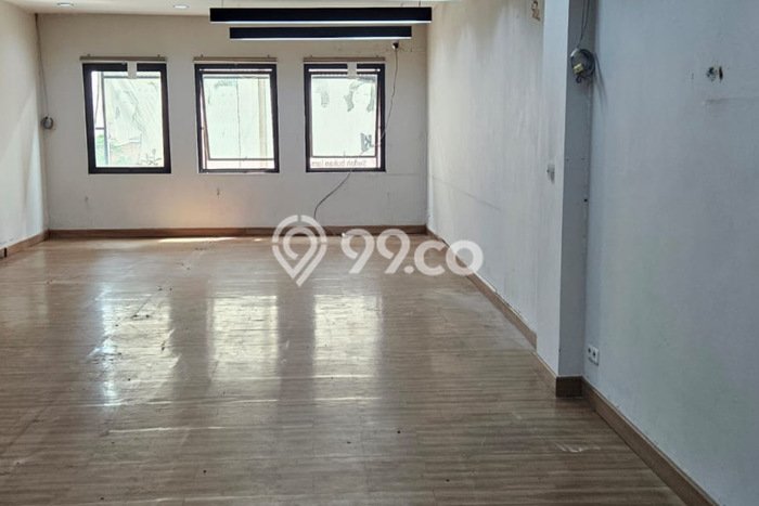 Ruko Dijual di Jakarta Barat LT 75m2 & LB 250m2 Lokasi Terbaik! Ruko Dijual di Jakarta Barat LT 75m2 & LB 250m2 Lokasi Terbaik!