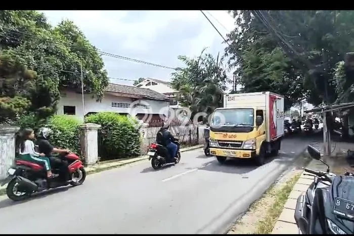 Disewakan Cepat Rumah Kondisi Bagus di Area Cinere, Depok Disewakan Cepat Rumah Kondisi Bagus di Area Cinere, Depok