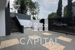 Rumah Luxury Modern Tanpa Renovasi di Setiabudi Bandung Rumah Luxury Modern Tanpa Renovasi di Setiabudi Bandung