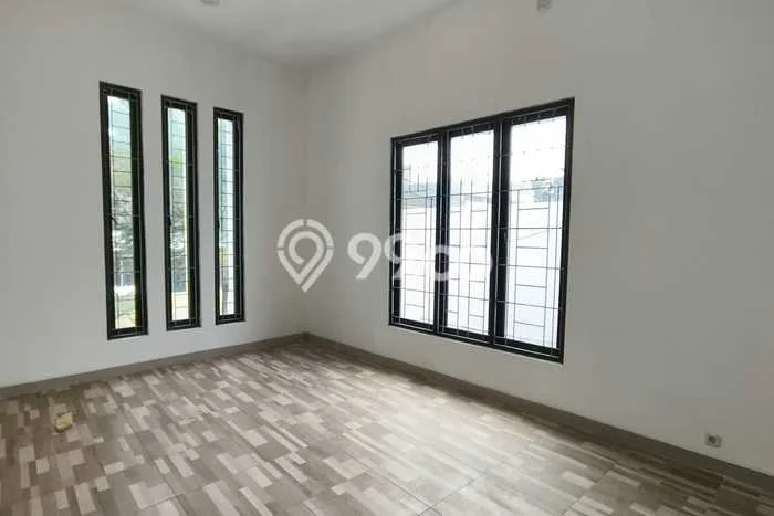 Rumah Disewakan Jakarta Barat LT 352m2 LB 500m2 Area Tanjung Duren Rumah Disewakan Jakarta Barat LT 352m2 LB 500m2 Area Tanjung Duren