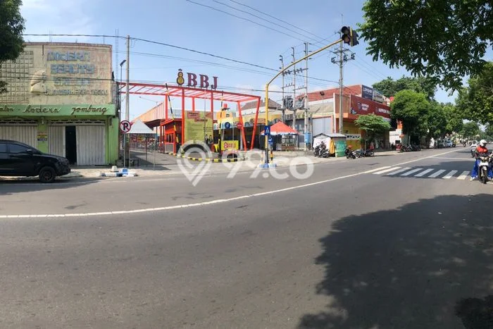Unit Ruko Dijual di Jombang Jombang Luas Tanah 243m2, Luas Bangunan 600m2 Unit Ruko Dijual di Jombang Jombang Luas Tanah 243m2, Luas Bangunan 600m2