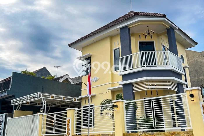 Dijual Rumah 4 Kamar Lokasi Ideal Bagus dan Strategis di Jombang Dijual Rumah 4 Kamar Lokasi Ideal Bagus dan Strategis di Jombang