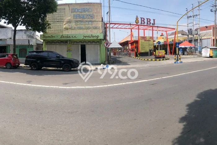 Unit Ruko Dijual di Jombang Jombang Luas Tanah 243m2, Luas Bangunan 600m2 Unit Ruko Dijual di Jombang Jombang Luas Tanah 243m2, Luas Bangunan 600m2