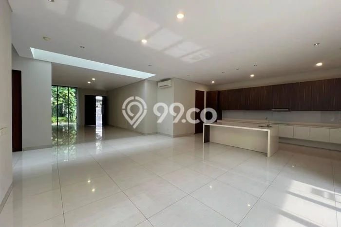Rumah 6 Kamar Siap Huni Disewakan di Menteng Harga Kompetitif Rumah 6 Kamar Siap Huni Disewakan di Menteng Harga Kompetitif