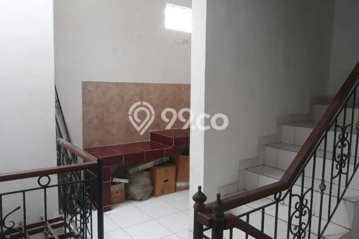 KAWASAN BISNIS! Ruko Kawasan , Luas 180m2m², Jalan Utama KAWASAN BISNIS! Ruko Kawasan , Luas 180m2m², Jalan Utama