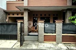 Jual Rumah Mewah Elegan Dengan View Cantik di Cipinang, Jakarta Timur Jual Rumah Mewah Elegan Dengan View Cantik di Cipinang, Jakarta Timur