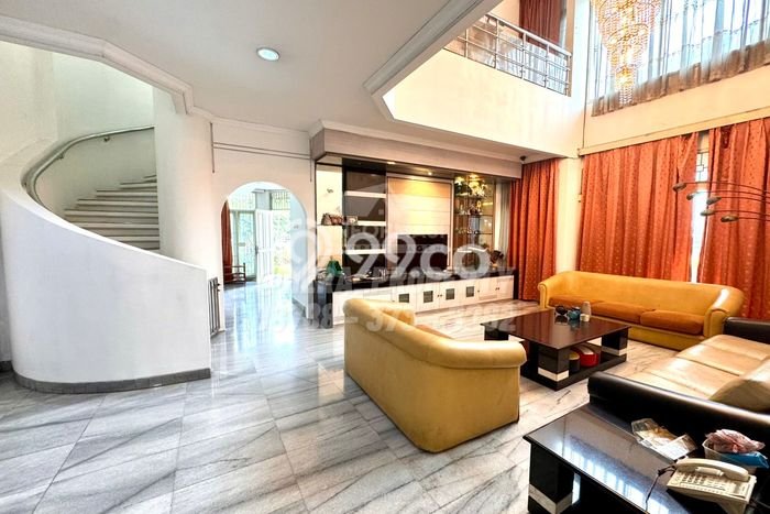 Rumah sewa siap pakai 4 KT di Intercon, Jakarta Barat Rumah sewa siap pakai 4 KT di Intercon, Jakarta Barat