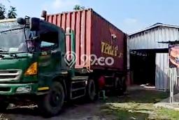 Gudang Disewa di Tangerang dengan LB 600m2 Area Komersial Ramai Gudang Disewa di Tangerang dengan LB 600m2 Area Komersial Ramai