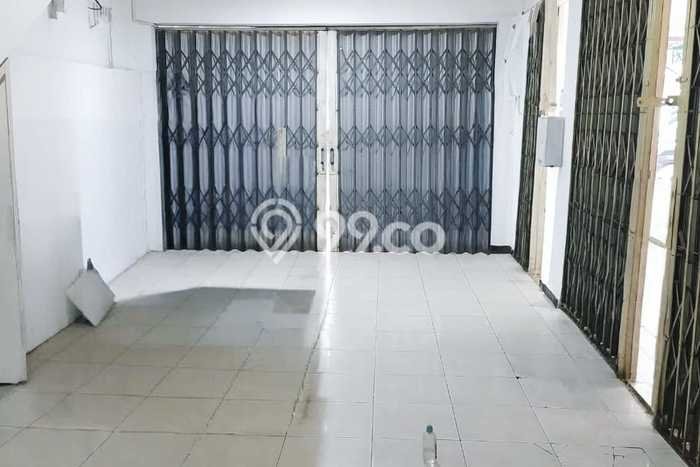 Ruko Dijual di Tangerang Selatan LT 40m2 & LB 79m2 Lokasi Terbaik! Ruko Dijual di Tangerang Selatan LT 40m2 & LB 79m2 Lokasi Terbaik!