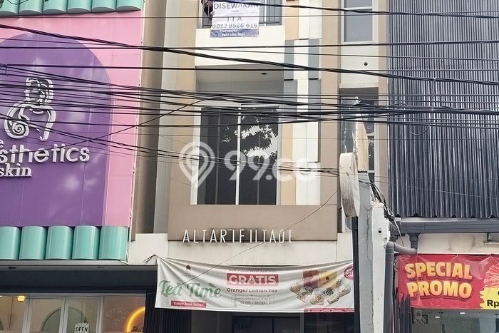 Ruko Disewa di Tangerang Selatan dengan LB 175m2 Area Komersial Ramai Ruko Disewa di Tangerang Selatan dengan LB 175m2 Area Komersial Ramai