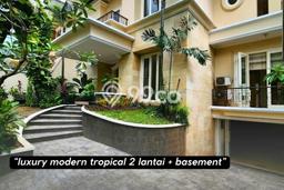 Dijual Rumah Luas Elegan Dengan View Cantik di Pondok Indah, Jakarta Selatan Dijual Rumah Luas Elegan Dengan View Cantik di Pondok Indah, Jakarta Selatan