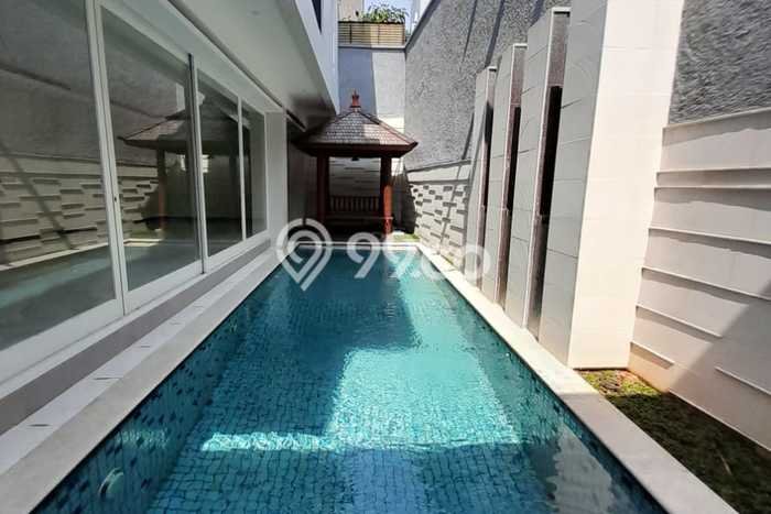 Rumah Luxury Modern Tanpa Renovasi di Pondok Indah Jakarta Selatan Rumah Luxury Modern Tanpa Renovasi di Pondok Indah Jakarta Selatan