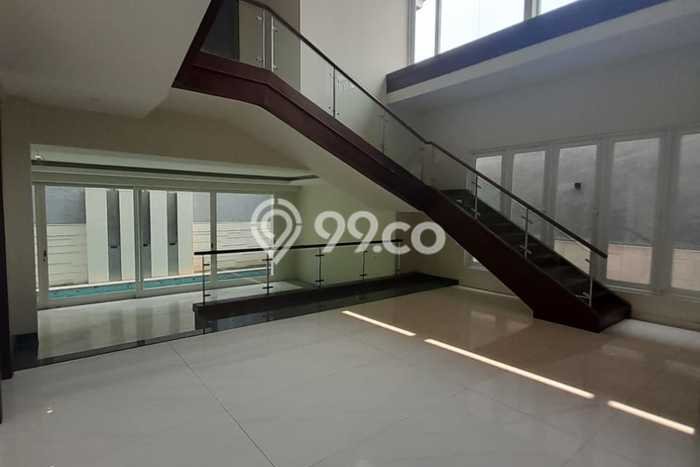 Rumah Luxury Modern Tanpa Renovasi di Pondok Indah Jakarta Selatan Rumah Luxury Modern Tanpa Renovasi di Pondok Indah Jakarta Selatan