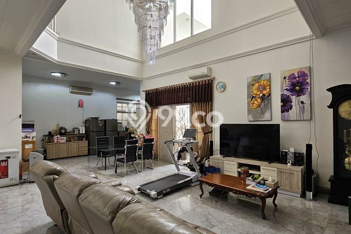 Jual Rumah Mewah Megah Dengan View Eksklusif di Pondok Indah, Jakarta Selatan Jual Rumah Mewah Megah Dengan View Eksklusif di Pondok Indah, Jakarta Selatan