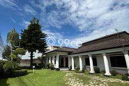 Ready to Use! Premium House LT 1405m2 Desain Elegan di Cipedes Ready to Use! Premium House LT 1405m2 Desain Elegan di Cipedes