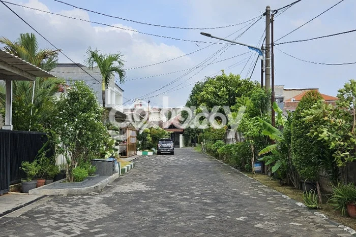 Jual Rumah Bagus Siap Huni LB 150m2 di Rungkut, Surabaya Jual Rumah Bagus Siap Huni LB 150m2 di Rungkut, Surabaya