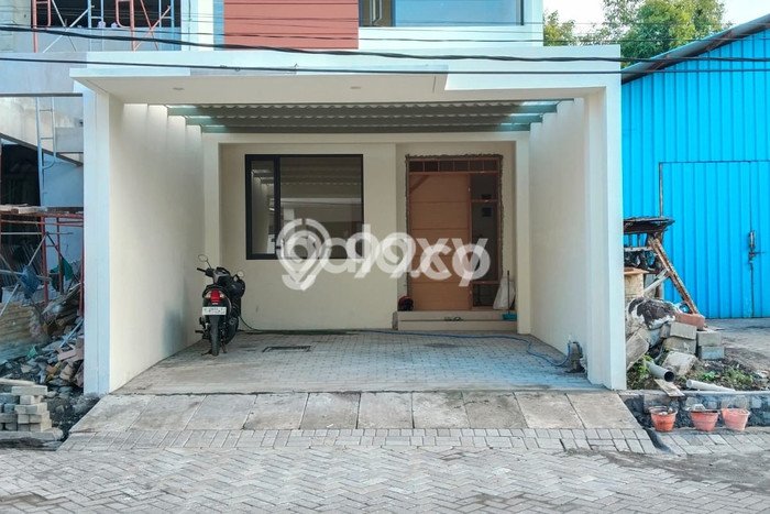 Rumah Minimalis 4 Kamar LT 124m2 di Pakuwon Indah Rumah Minimalis 4 Kamar LT 124m2 di Pakuwon Indah