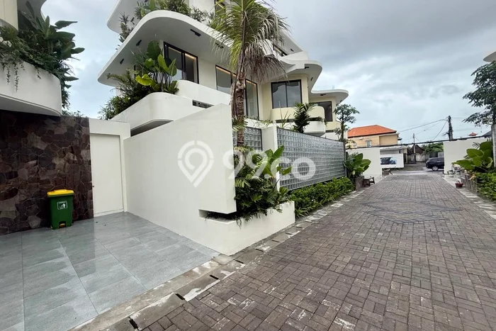Hunian Mewah LB 553m2 Siap Pakai Desain Elegan di Legian, Badung Hunian Mewah LB 553m2 Siap Pakai Desain Elegan di Legian, Badung