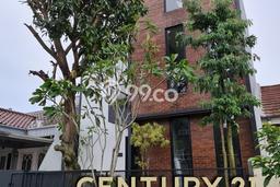 PENAWARAN TERBAIK! Rumah Strategis area BSD, Luas 135m² Bangunan 330m² PENAWARAN TERBAIK! Rumah Strategis area BSD, Luas 135m² Bangunan 330m²