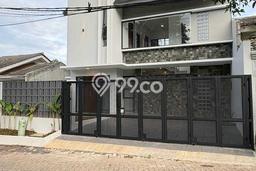 Ready to Use! Luxury House LT 140m2 Desain Elegan di BSD City Ready to Use! Luxury House LT 140m2 Desain Elegan di BSD City